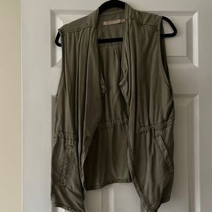 Army green sleeveless vest